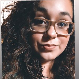 Meet your Posher, Rebeca